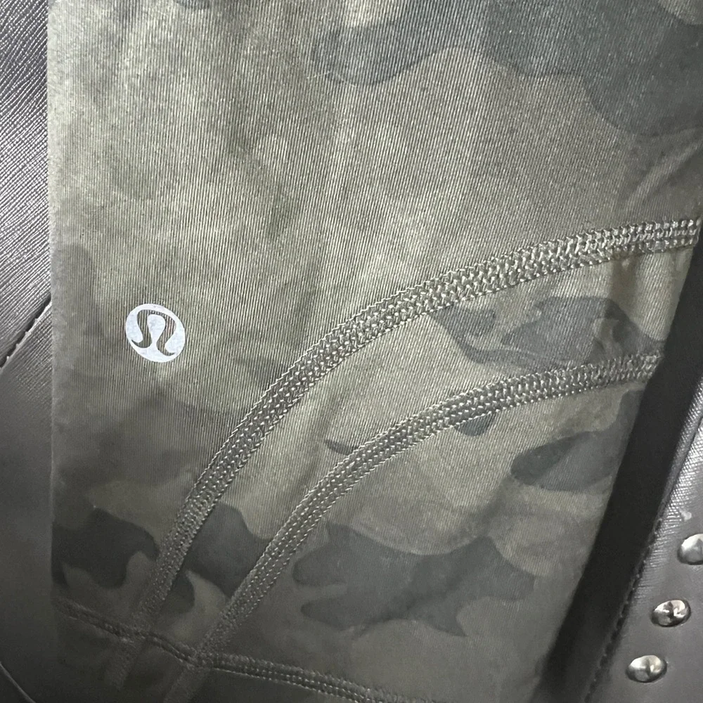 Lululemon Camo Leggings - Picture 5 of 6